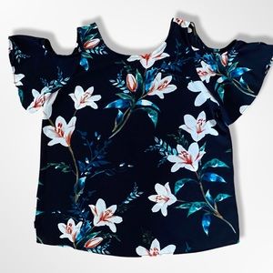 c & e Floral Shoulder Cut-out Blouse size S